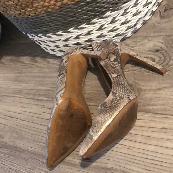 Nine West heels sz 7 gold/silver snake skin look - Picture 2 of 3